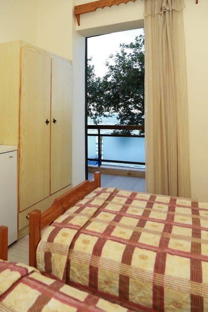 Astir Rooms Poros  Luaran gambar